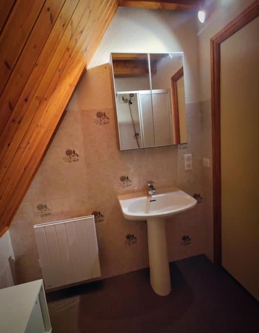 Logement 6 Pers Au Coeur Des Montagnes Pyreneennes Linge De Maison Et Papier Toilette Non Fournis Boutx Ngoại thất bức ảnh